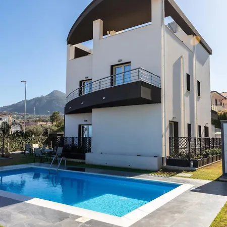 Residence Villa Nebros Sant'Agata di Militello Exterior photo