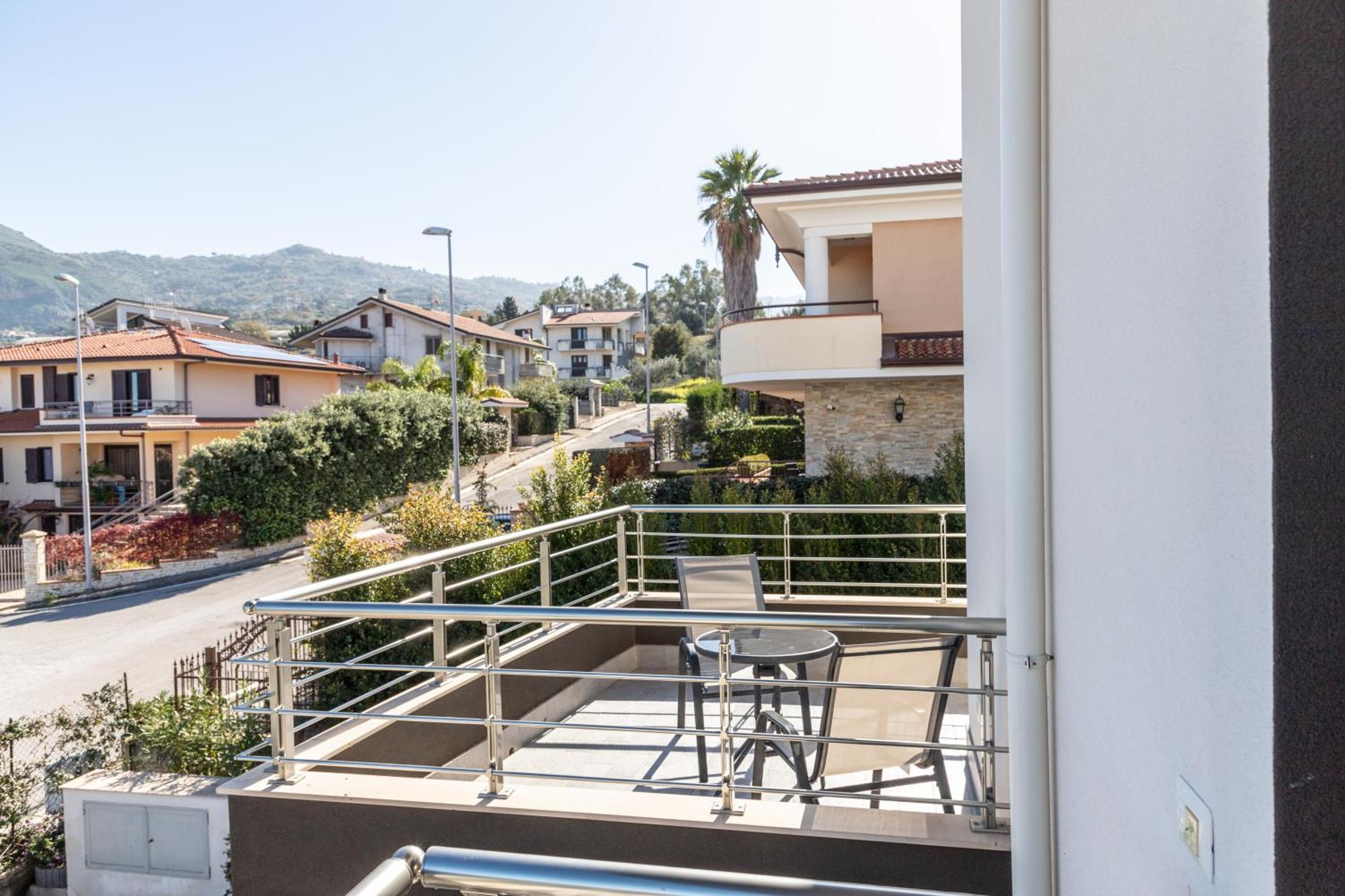 Nebros Appartement SantʼAgata di Militello